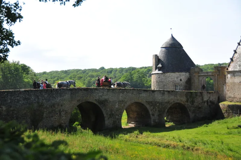 Arrivée sur le pont en attelage