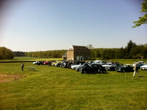 Rassemblement de voitures anciennes